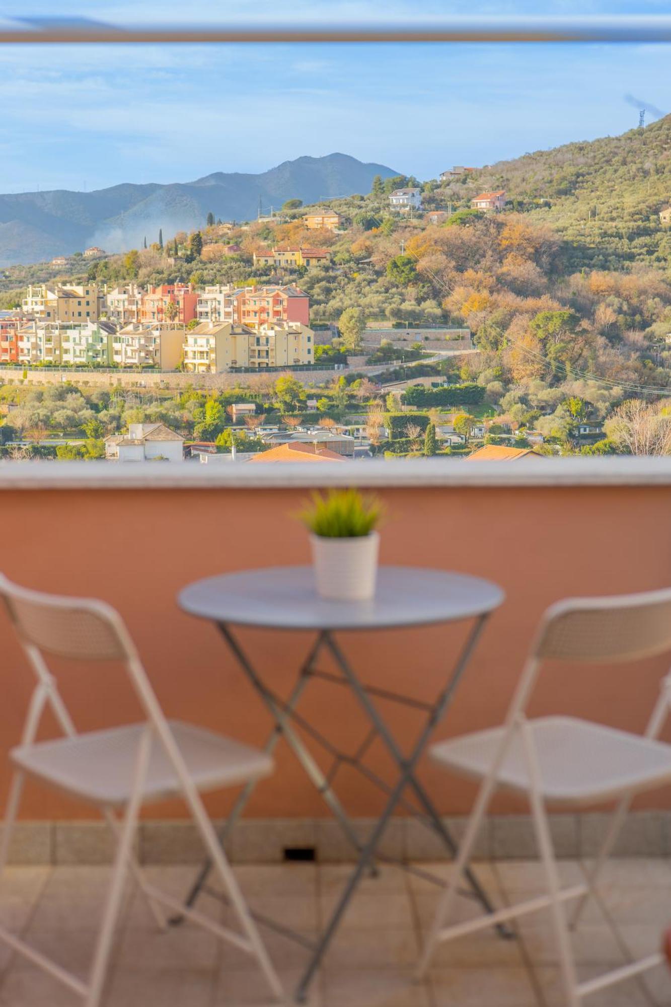 Appartamento Mimosa "A Casa Felice" Pietra Ligure Exteriör bild
